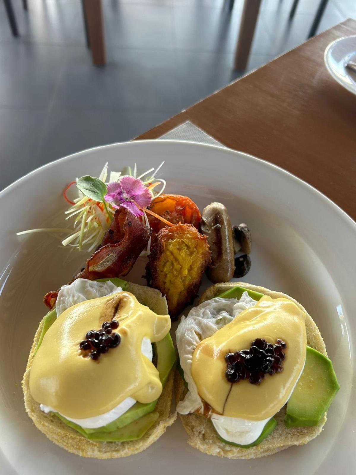 ホテル Tapa Agung View Menanga エクステリア 写真