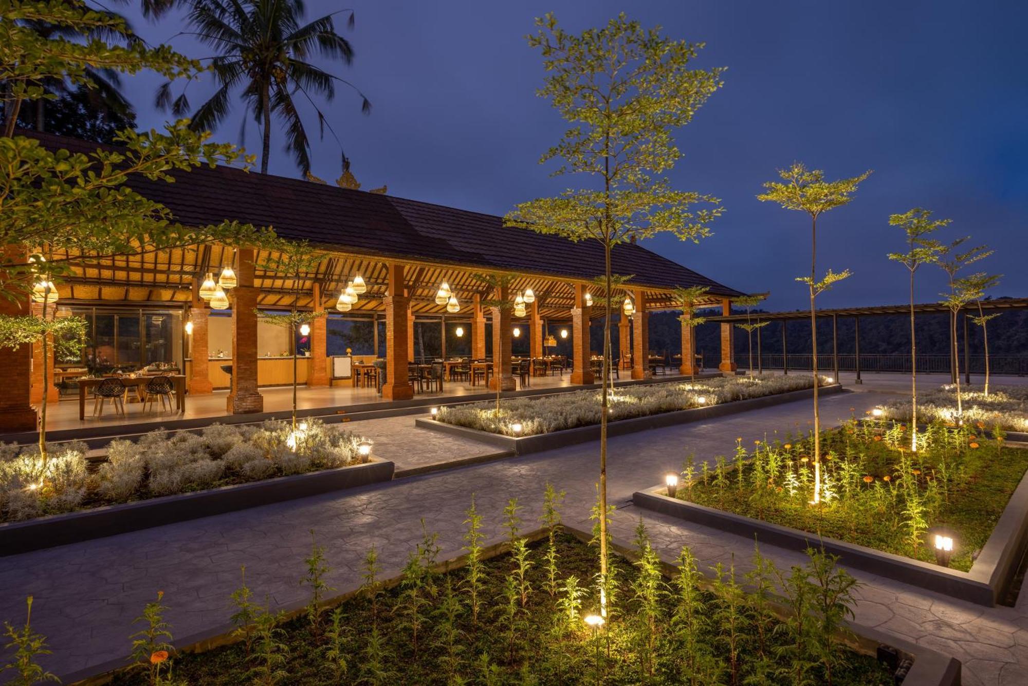 ホテル Tapa Agung View Menanga エクステリア 写真